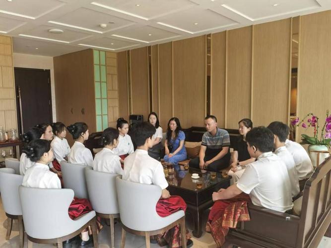 硅玻鈦金復(fù)合軟管在工業(yè)領(lǐng)域的多重應(yīng)用解析